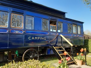 2 Bedroom Converted Victorian Railway Carriage in Beaminster, Dorset, England